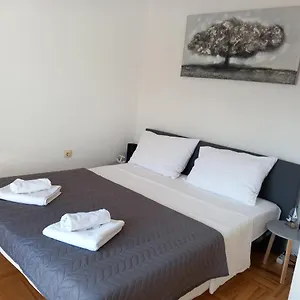 Apartman Mira, Lopar