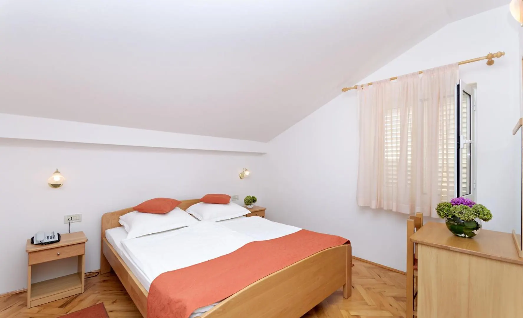 לופאר Hotel Epario