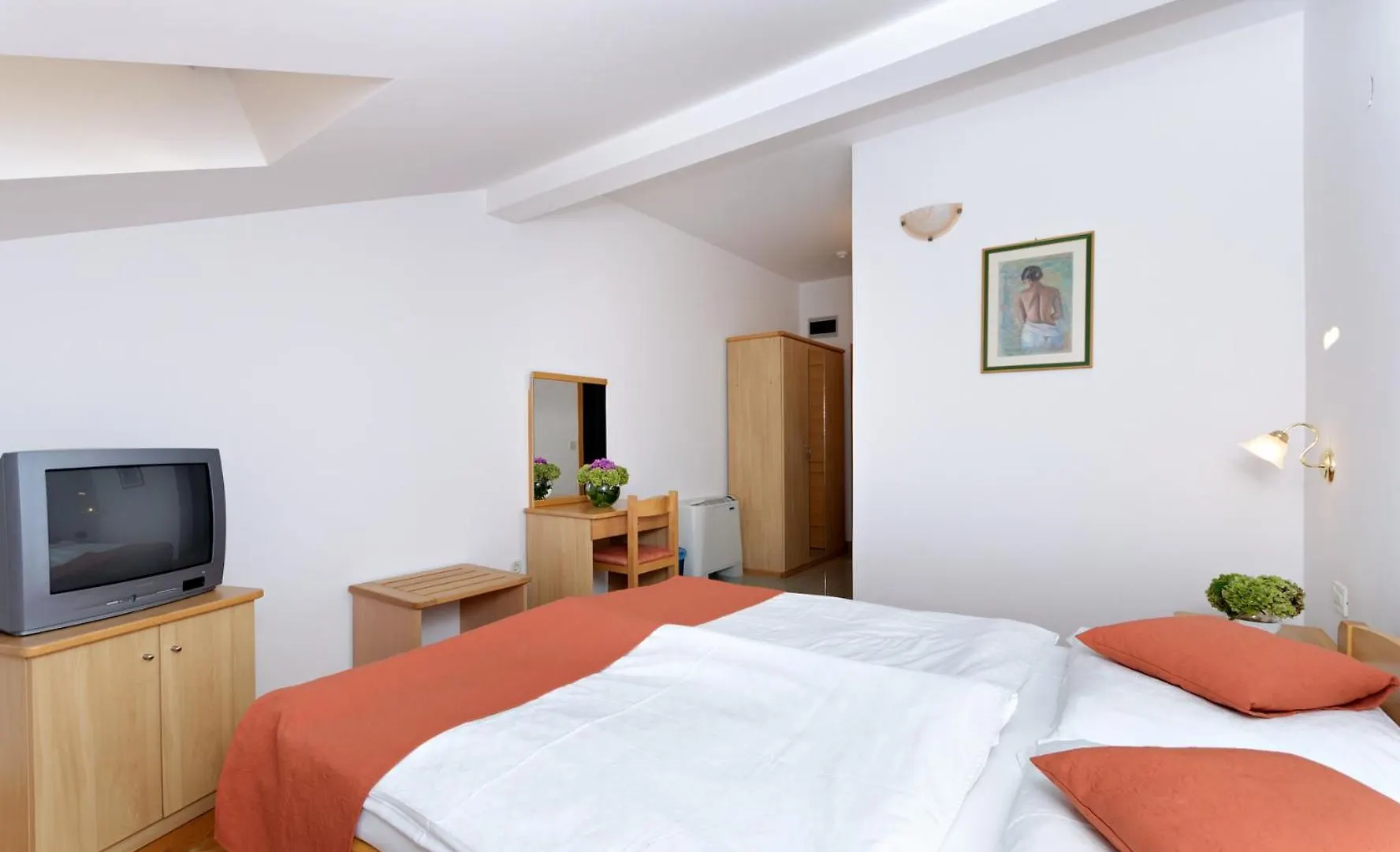 לופאר Hotel Epario