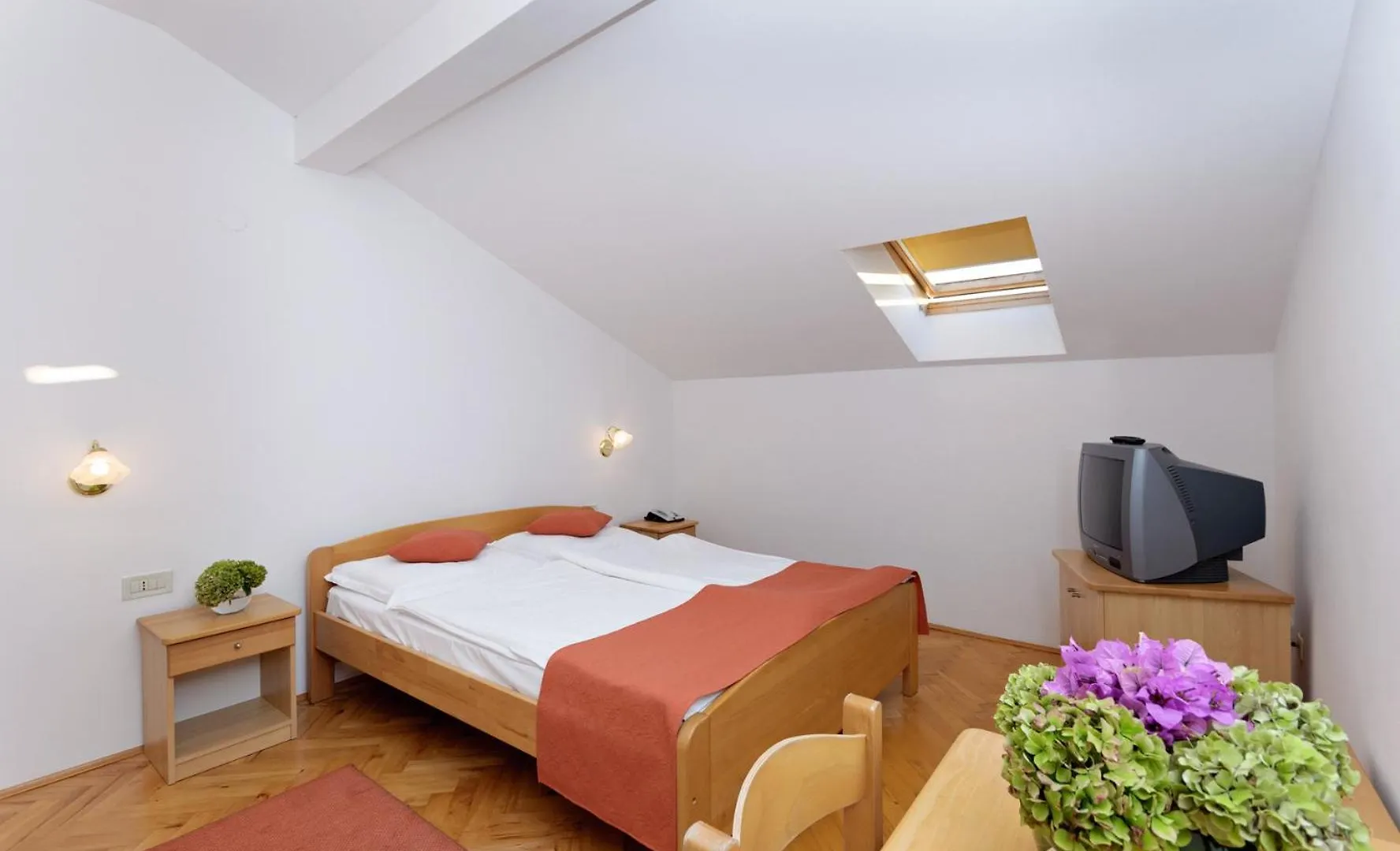 לופאר Hotel Epario 3*,  קרואטיה