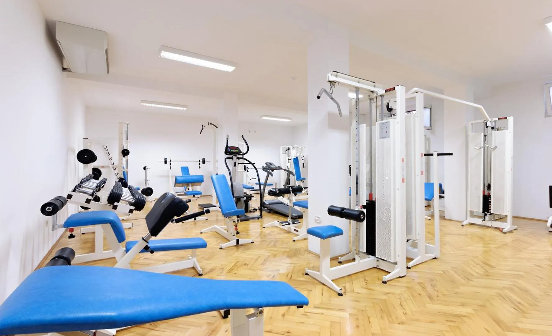 לופאר Hotel Epario