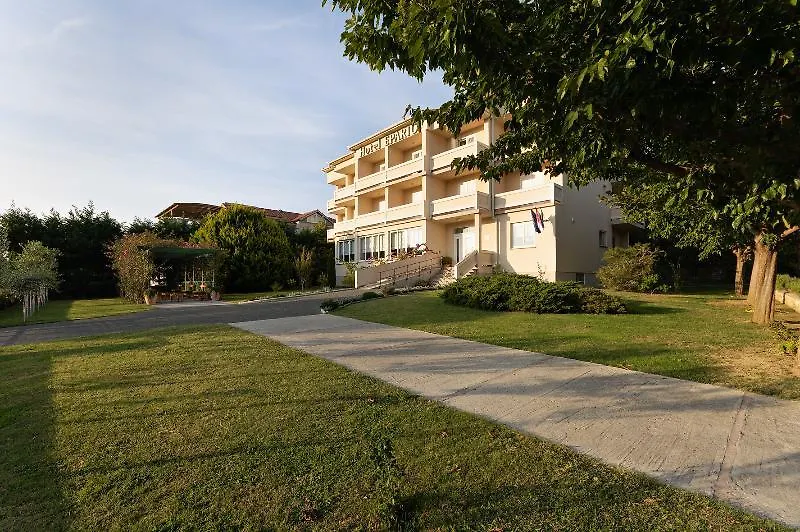 לופאר Hotel Epario