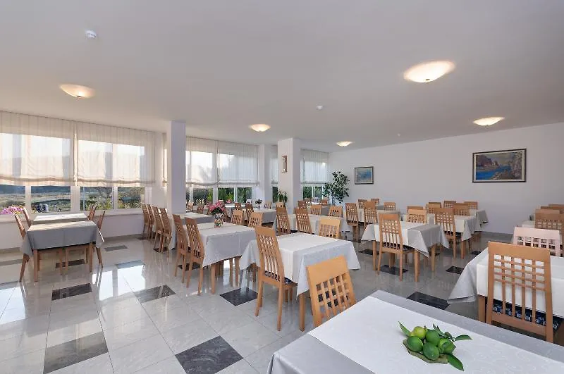 לופאר Hotel Epario